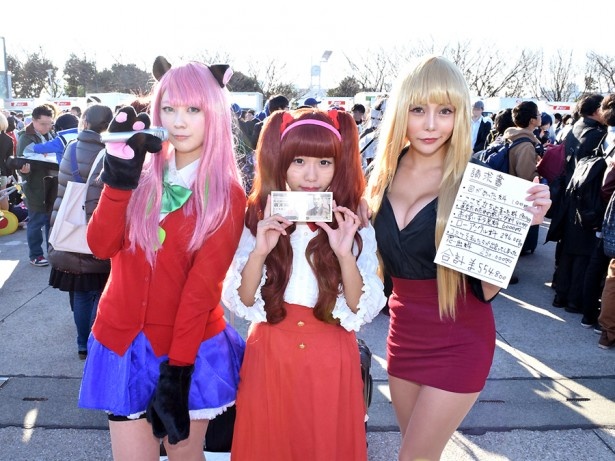 コスプレイヤー＝左より、おにこさん、野地あさかさん、泉れおなさん