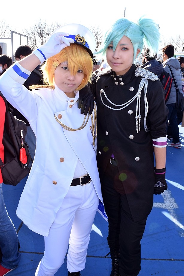 コスプレイヤー＝toko…さん(写真左)と、魁李さん(写真右)