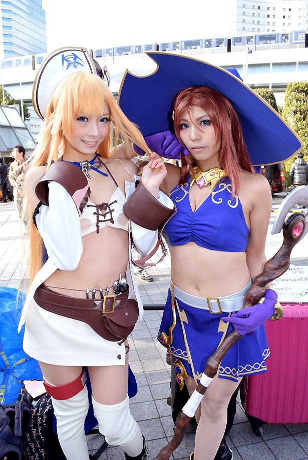 コスプレイヤー＝るみちゅんさん(写真左)、たまえさん(写真右)