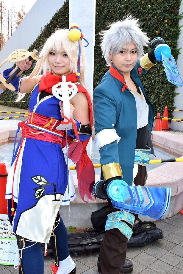 コスプレイヤー＝ゆきとさん(左)、小5さん(写真右)