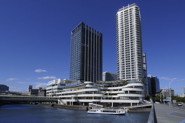 横浜駅から徒歩3分と好立地の横浜ベイクォーターの3Fメイン広場にて開催