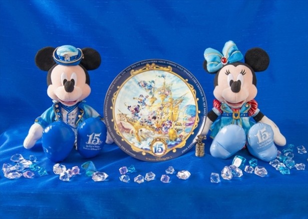 【写真を見る】15周年イベント期間限定のスペシャルグッズも登場！