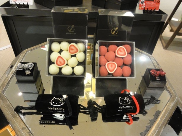 バレンタインコラボチョコレート「神戸セレブショコラ」「神戸苺トリュフ」も販売。チョコレートだけなら、各970円