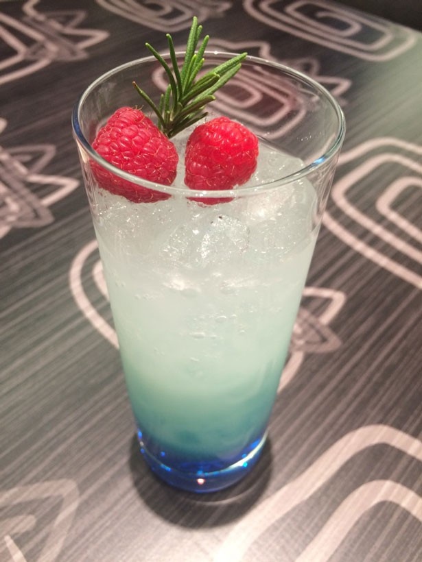驚きがいっぱい！ 「ハローキティメン」のコラボカフェが阪急メンズ大阪に期間限定オープン