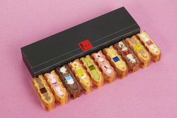 「ワッフルケーキ」の詰め合わせも用意。チョコレート味のフレーバーを選べば、バレンタインのギフトに最適！
