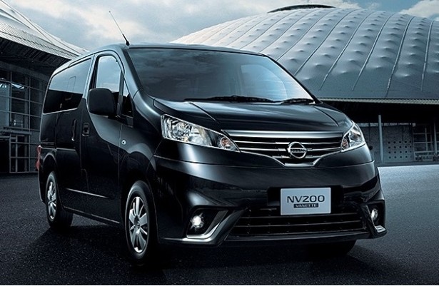 【写真を見る】最高グレードのNV200バネット「バン プレミアム GX」(218万1600円)も仕様変更