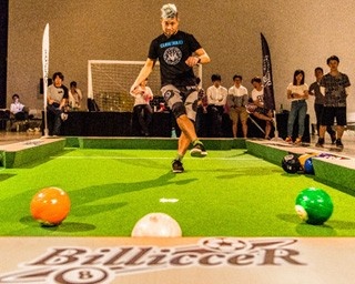 サッカー×ビリヤードの新感覚！ビリッカー関西初上陸