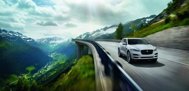スポーツカー由来のテクノロジーと力強いデザインと、日常使いができる実用性を融合させた「F-PACE」