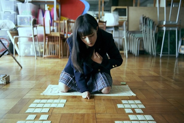 まるでスポコン!競技かるたの魅力にのみ込まれていく千早