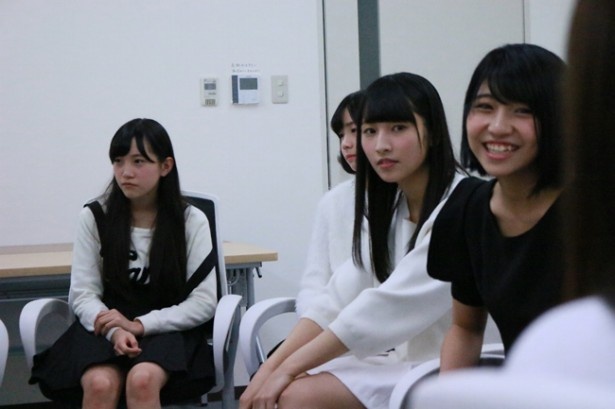 期生ごとのグループインタビューもこれまでにはないケースだ(『尾崎支配人が泣いた夜 DOCUMENTARY of HKT48』)