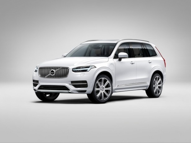 ボルボの先進技術が詰まった7人乗りフラッグシップSUV「新型XC90」(774万円～)