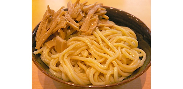 「六厘舎TOKYO」のこの“プリップリ麺”は本店とは異なるもの【ほか土産画像など】