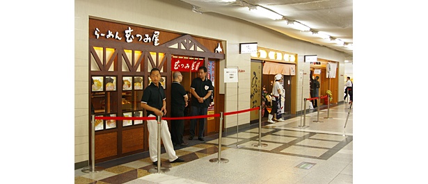 地下街にラーメン店が並ぶ（写真は内覧会時のもの）
