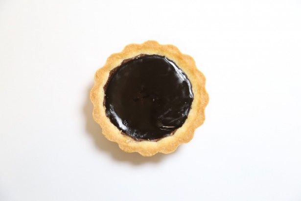 「FSTYLE チョコタルト」(180円)にはクーベルチュールチョコレートをふんだんに使用