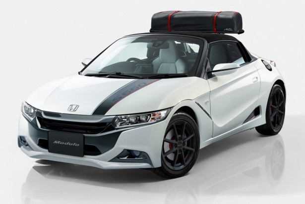 【写真を見る】「Modulo S660 Study Model」は軽オープンスポーツながら、1泊2日分の荷物が積載可能で音楽を楽しみながら旅行に行ける