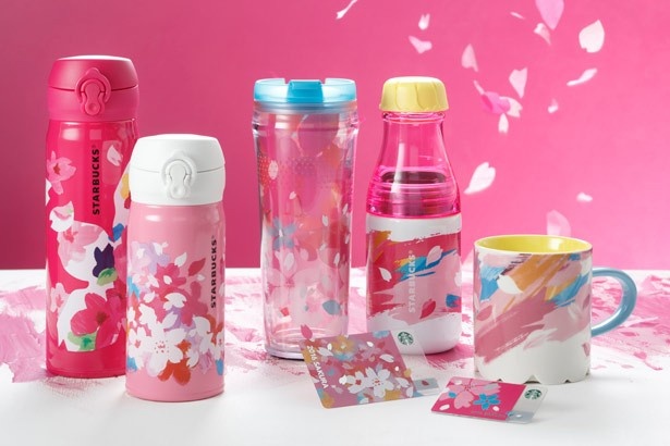色鮮やかな色彩が目を引く、「Cheery」をテーマとした第2弾のグッズ。「さくら 2016 ハンディーステンレスボトル500ml」(写真左・税抜4400円)などが登場