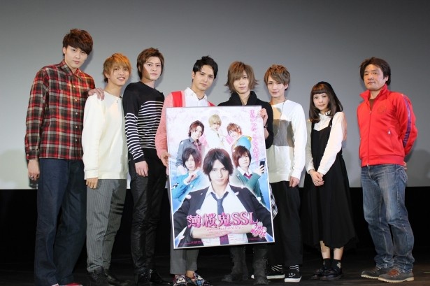 実写映画「薄桜鬼SSL~sweet school life~ THE MOVIE」完成披露イベントに、主要キャストの(左から)稲垣成弥、石渡真修、木村敦、中村優一、染谷俊之、井深克彦、大野未来、宮下健作監督が登壇