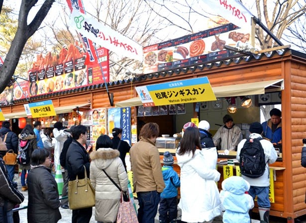【写真を見る】滝川市からは、松尾ジンギスカンが登場。北海道名物の味付ジンギスカンを堪能しよう