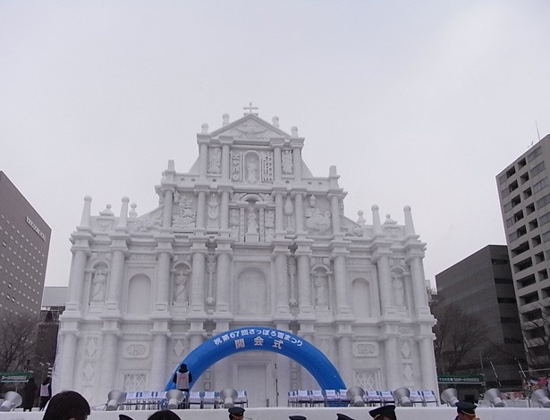  7丁目「HBCマカオ広場」には、東洋と西洋の建築が融合したマカオの世界遺産「聖ポール天主堂跡」が出現！7丁目にはマカオグルメが味わえるカフェもあり