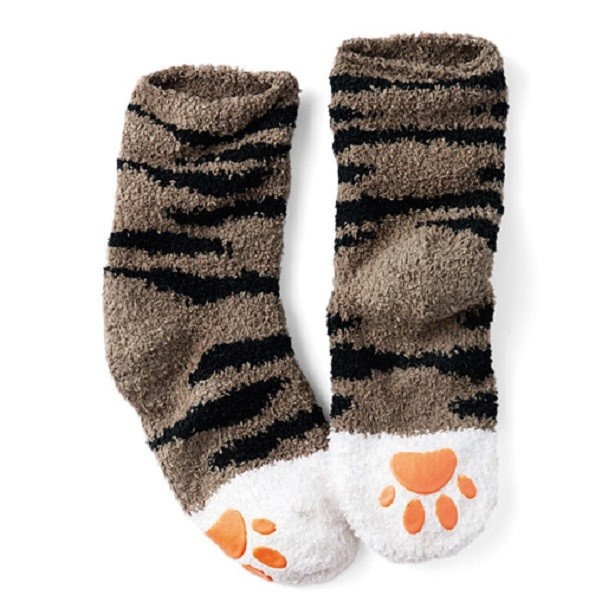 冬に活躍すること間違いなしの「猫足もふもふルームソックス」(税抜762円)もフェリシモ猫部期間限定ショップにて販売