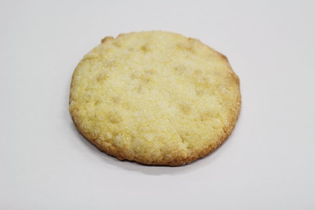 「うちのメロンパンの皮です。」(90円)は、バターの豊かな風味とサクサク食感がクセになる味わい！