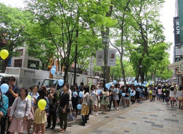 表参道オープン時には、500人以上が列をなした