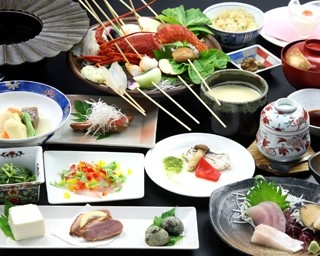 “椿フォンデュ”にべっこう寿司！伊豆大島グルメ