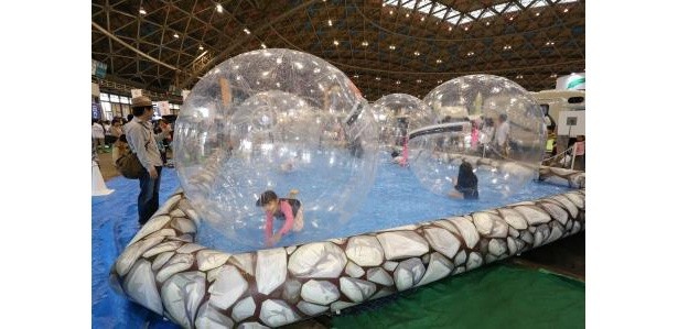 【写真を見る】「アクアボール」など子供たちが喜ぶコンテンツも多数用意
