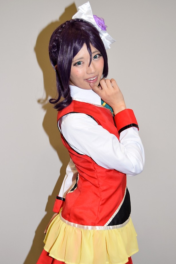 ダンスチーム「ラブライズ！」のメンバーであり、「ラブライブ！」の東條希に扮するぽんずさん