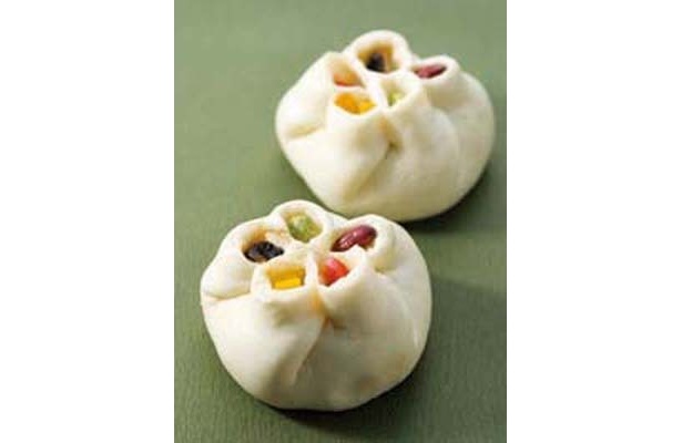 5色のトッピング！　＜上海饅頭店＞五満足饅頭￥210（1個）