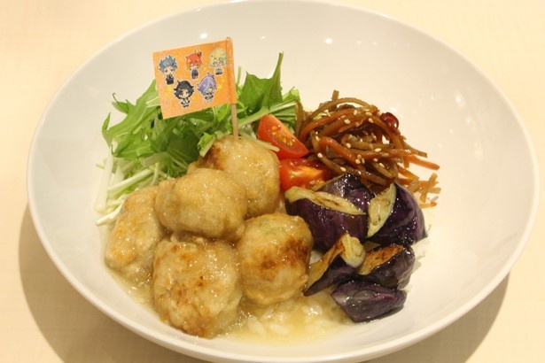 「幕末Rock」らしい和風メニュー「豆腐と豚肉だんごのあんかけ新選組風」(1260円)も