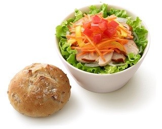 野菜たっぷり！期間限定モスのこだわりごちそうサラダ