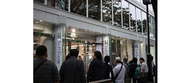 予約時にできた表参道店の行列の様子