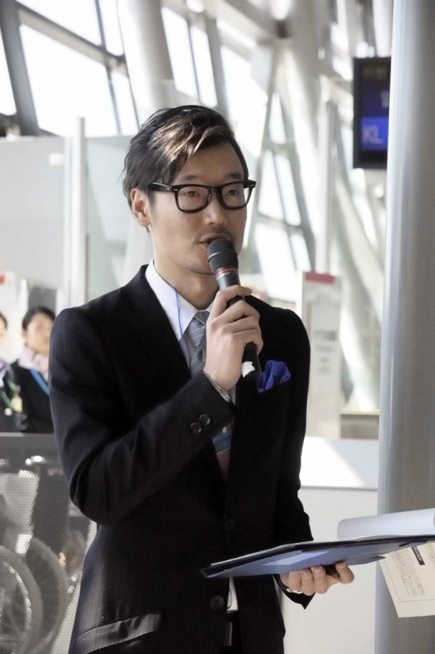 初便セレモニーのMCを務めたFM OSAKAのDJ、遠藤淳さん
