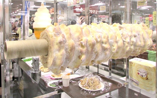 「おかし工房 木村屋」夢の樹バウムの販売風景