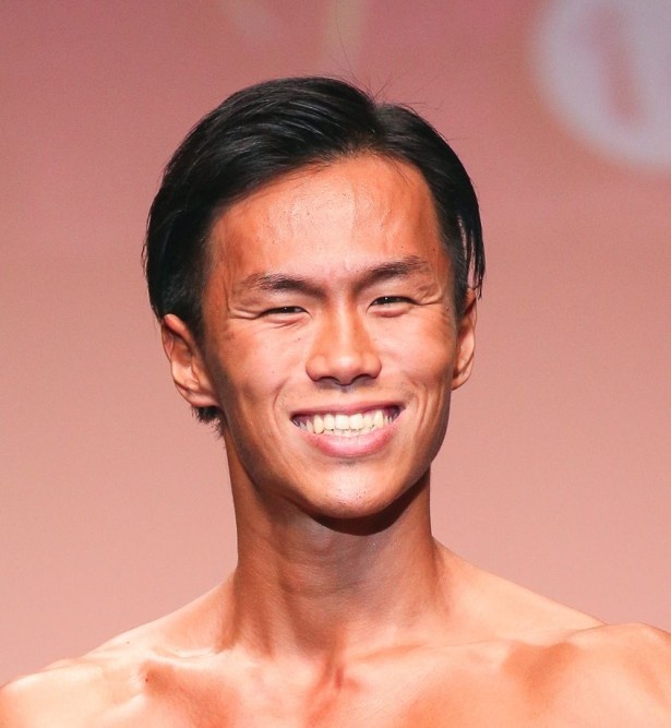 中佳津樹(26)。趣味は「空を眺めて飛行機雲を探すこと」
