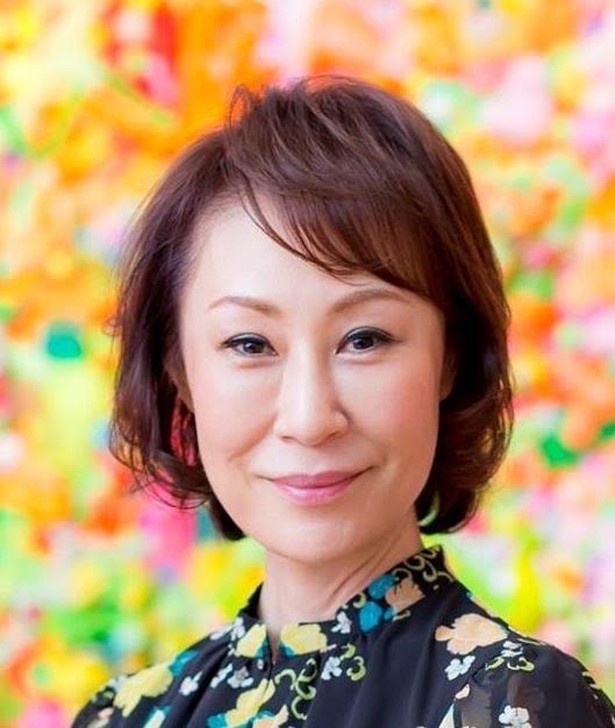 著者の小松成美。4年に及ぶ取材を重ね、圧倒的な取材力で完成させた