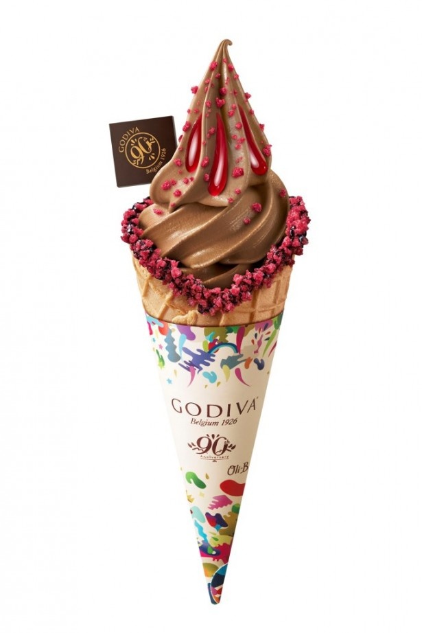 ダブルチョコレートと甘酸っぱいラズベリー＆ローズソースの贅沢な口溶けが楽しめる「ゴディバ ソフトクリーム ダブルチョコレート ラズベリー＆ローズ」(510円)
