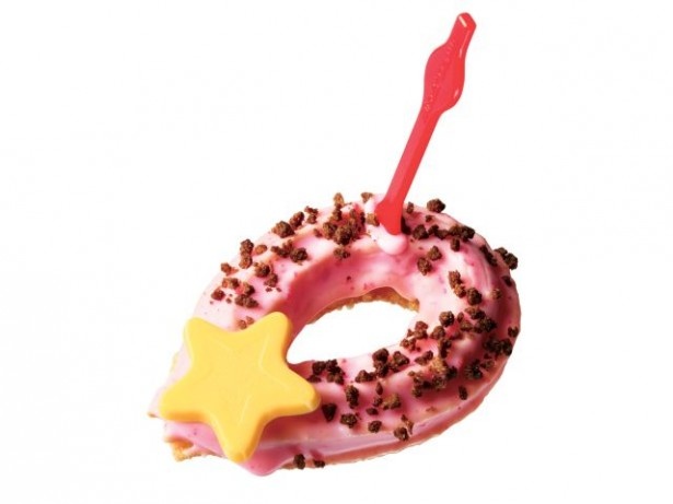 星形チョコでデコレーションした「ミニストロベリーチュロ」は外側がカリッとしたチュロ生地の食感が楽しめる