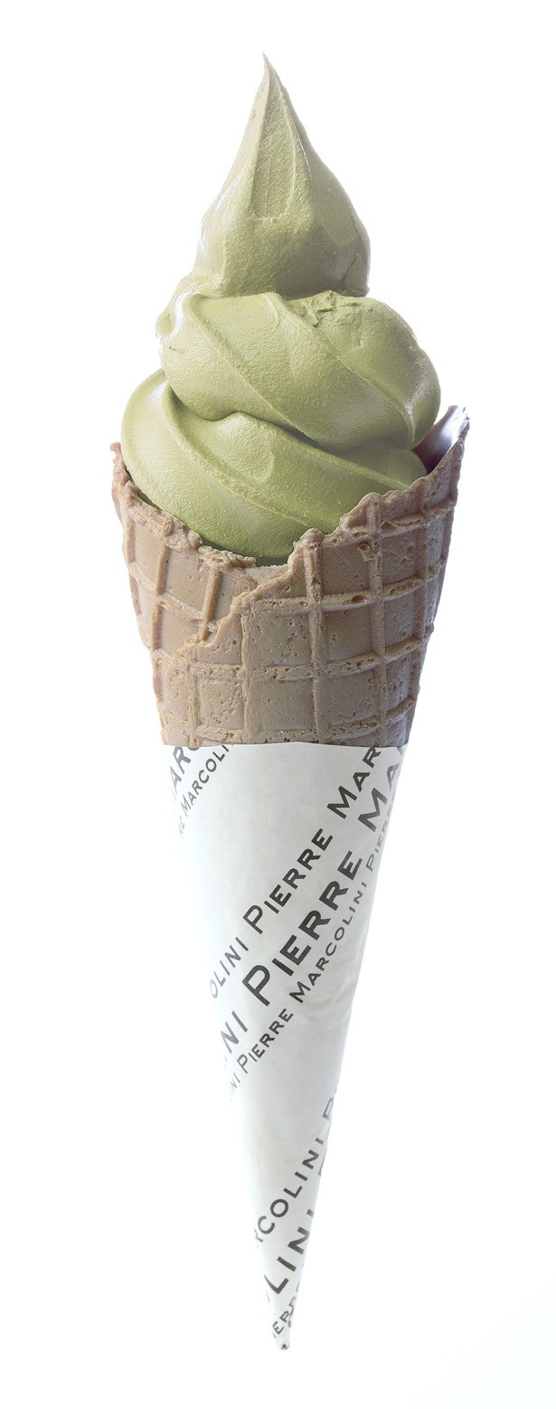 ピエール・マルコリーニ「ソフトショコラ ブラン抹茶」(540円)。ホワイトチョコと抹茶がコラボした抹茶の上品な香りが楽しめるソフトクリーム
