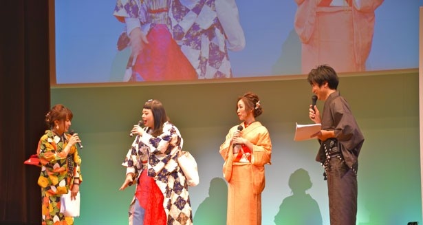 中にデニム生地をあしらった着物に、厚底スニーカーで登場した渡辺直美