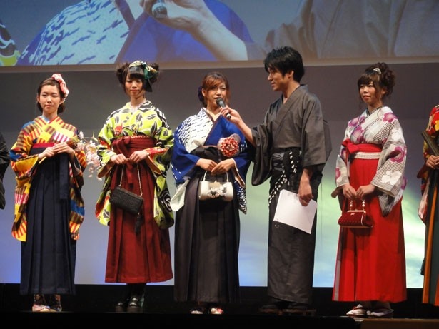 袴の着こなし方も紹介