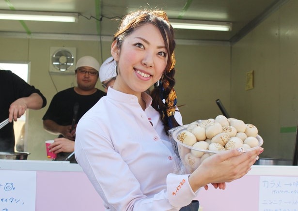 ラーメン神豚では、ブタのイラストがキュートな味付け玉子も用意！