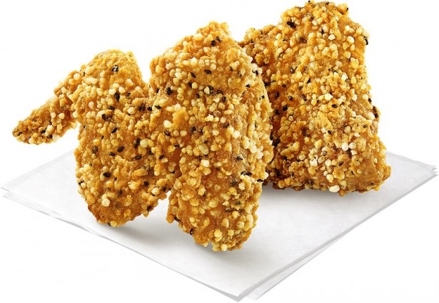 【写真を見る】同時発売のしょうゆの香ばしい風味と衣のざくざくとした食感「香ばし醤油チキン」(2ピース550円)