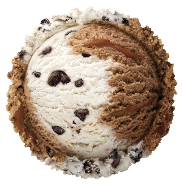 ヘーゼルナッツチョコレートとバニラムースのアイスクリームが味わえる「ドルチェ・ビータ」