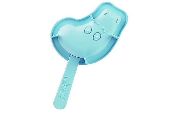ケンタッキーフライドチキンのムーミンの顔をしたアイスキャンデー型。出来上がりが楽しみ！