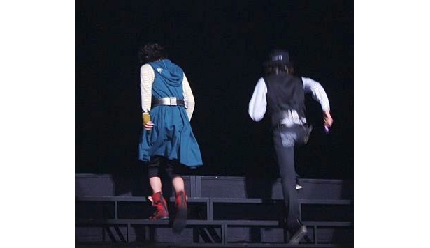 2人のライダーが…
