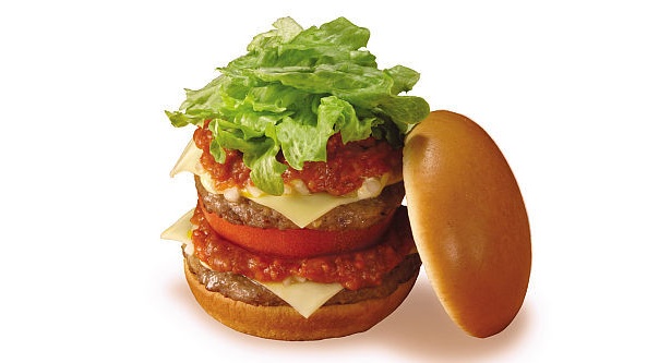 さらなるボリューム！「開港チーズバーガー」(680円)は濃厚な味わい