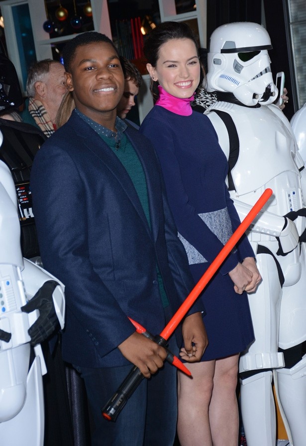 『スター・ウォーズ/フォースの覚醒』でフィン役を演じているジョン・ボイエガも絶賛!