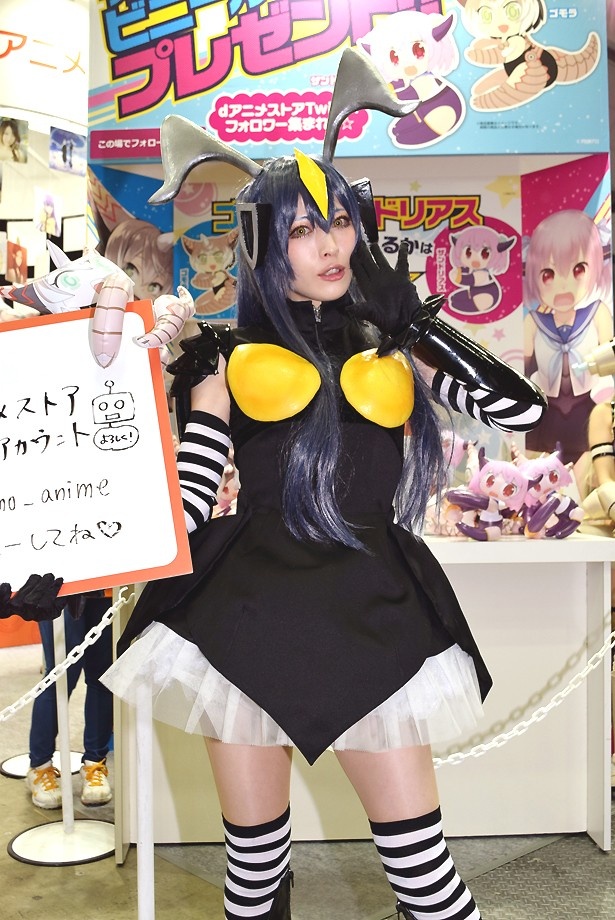 「ウルトラ怪獣擬人化計画」のゼットンに扮するUsagiさん